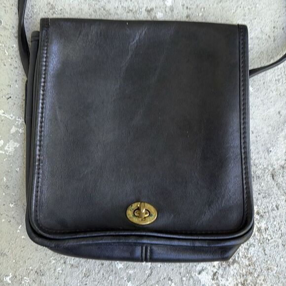 Vintage Coach Crossbody - Picture 2 of 11